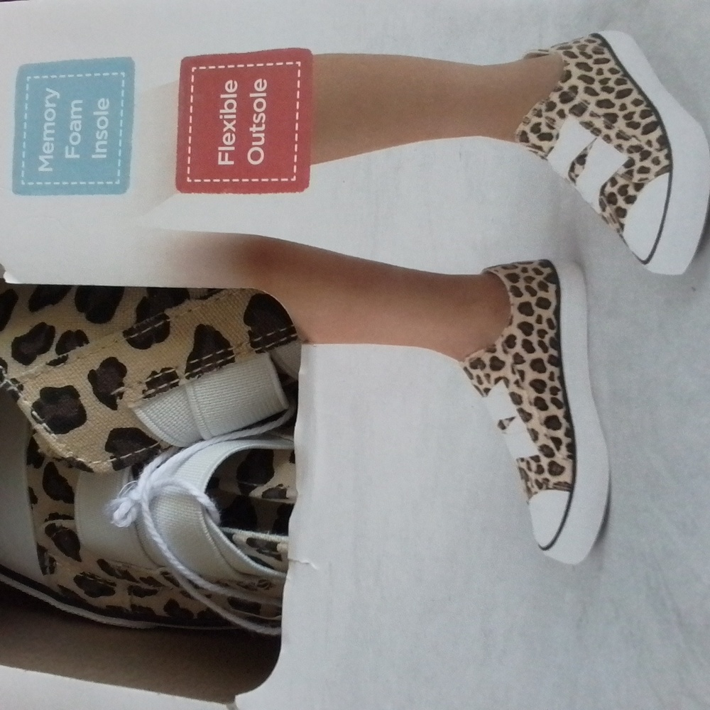 Children's Memory Foam Canvas Slip Ons Animal Print US 4 NEW